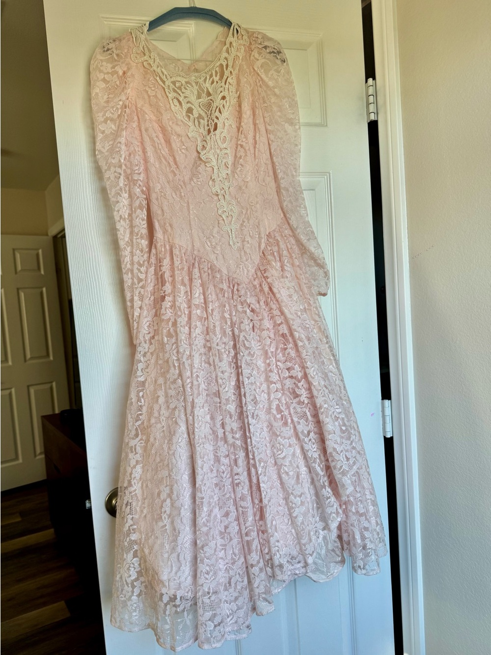 Vintage HW Collections Women's Blush Lace Midi Dress Sz 4